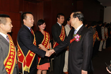 榮獲第十屆中國時代新聞人物的博士后臺長<BR>——記天津市第五批援藏干部王暉