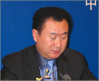 吸金地產(chǎn)界:10位女富豪和17位男富豪大PK