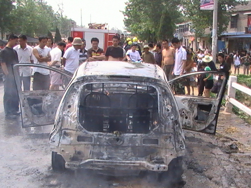 河南夏邑：天氣高溫造成汽車(chē)連續(xù)發(fā)生“自燃”