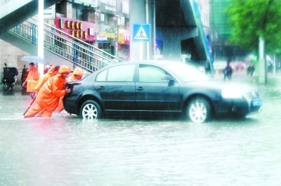 合肥昨拉響暴雨紅色警報(bào)（圖）