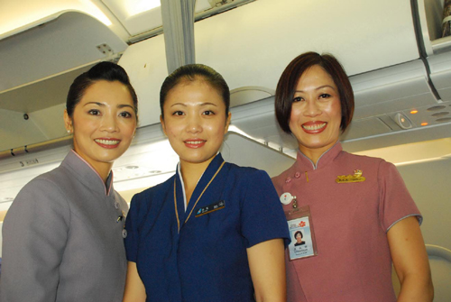 南航與華航簽署戰略合作協議 乘務員互換項目啟動