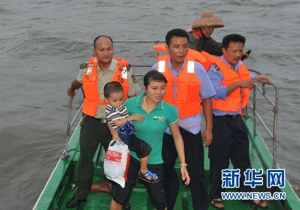 臺(tái)風(fēng)“燦都”已在廣東吳川登陸 預(yù)計(jì)今晚進(jìn)入廣西