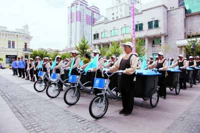哈爾濱環(huán)衛(wèi)人員新?lián)Q歐式風(fēng)格服裝 整齊亮相