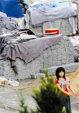 合肥多家建筑工地混凝土里穿竹簽代替鋼筋