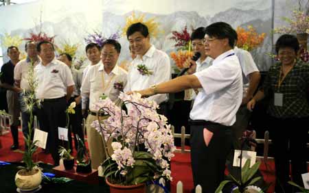 第二屆中國泰山國際蘭花節(jié)暨第七屆中國泰山苗木花卉交易會開幕