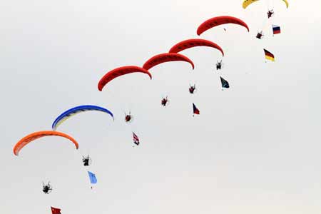 2010中國國際航空體育節(jié)表演精彩紛呈