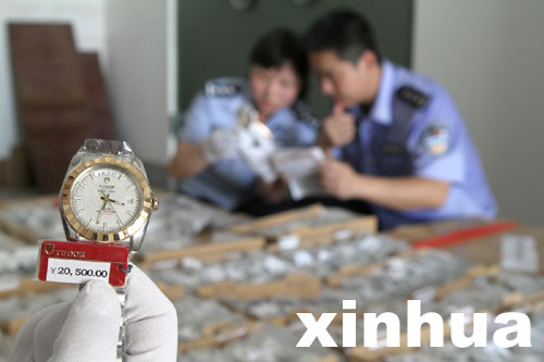 武漢海關(guān)偵破特大名表走私案 流入眾多城市