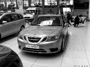 車船稅草案征集逾八萬條意見 專家稱燃油稅最有效