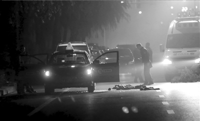 西安出租車司機打印發(fā)票時遭乘客槍擊