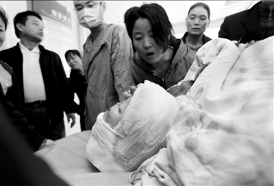 西安出租車司機打印發(fā)票時遭乘客槍擊