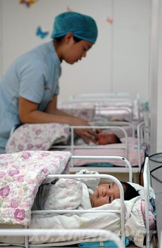 新疆建成首個新生兒無陪護、層流潔凈病房