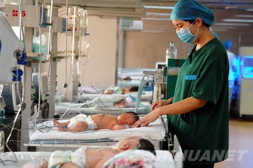 新疆建成首個(gè)新生兒無陪護(hù)、層流潔凈病房