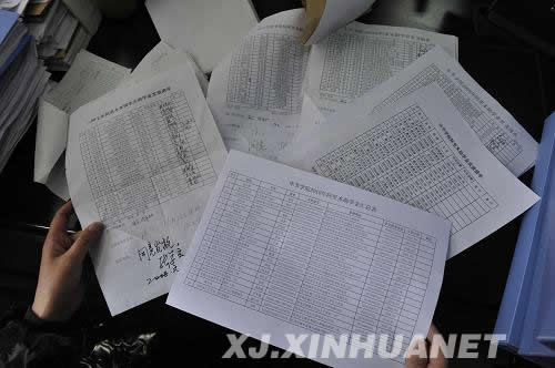 網絡紅人阿里木：30多萬串羊肉串串起的“慈善家”