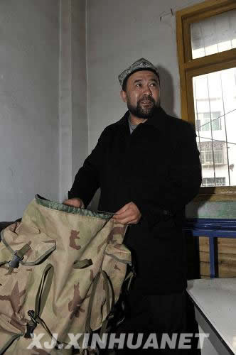 網絡紅人阿里木：30多萬串羊肉串串起的“慈善家”