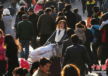 2011年春運正式啟動 客流峰值和持續時間超往年
