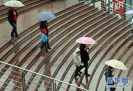 全國多地迎來強降雨天氣