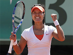 李娜再創(chuàng)歷史晉級(jí)法網(wǎng)四強(qiáng) 連續(xù)兩項(xiàng)大滿貫賽揚(yáng)威