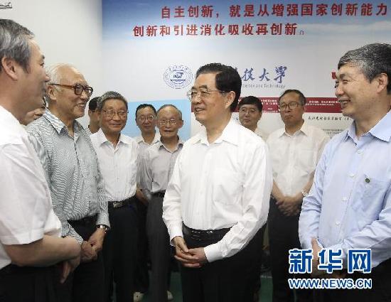 胡錦濤近日在湖北就加快轉(zhuǎn)變經(jīng)濟(jì)發(fā)展方式等調(diào)研