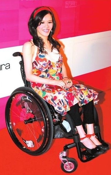 桑蘭性侵案疑點(diǎn)重重 證詞漏洞百出當(dāng)事人關(guān)系親密復(fù)雜