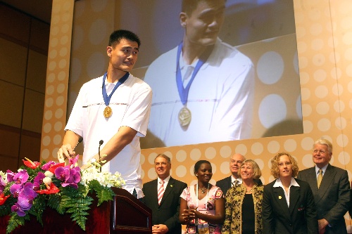 “公益達(dá)人”姚明