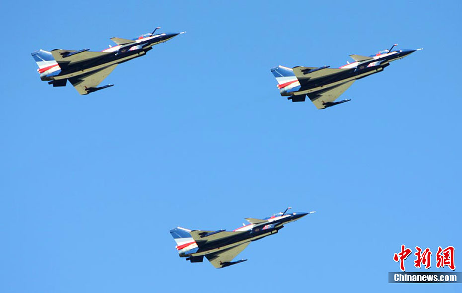 長春首屆航空展中國三支飛行表演隊齊亮相