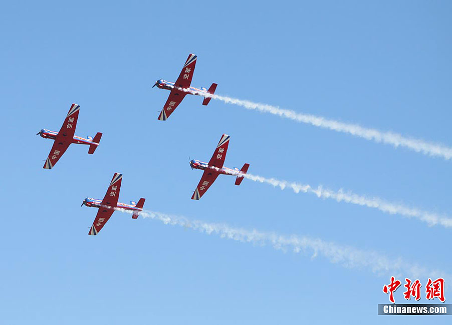 長春首屆航空展中國三支飛行表演隊齊亮相