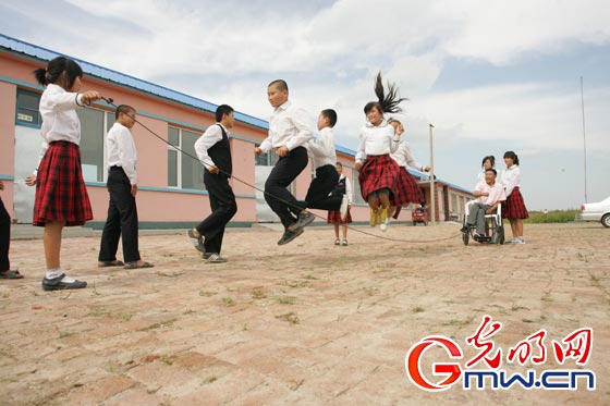 最美鄉(xiāng)村教師杜順：血液里沒了學(xué)生，心臟就不會(huì)跳動(dòng)