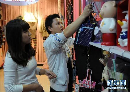 兩名在讀大學生的創業路