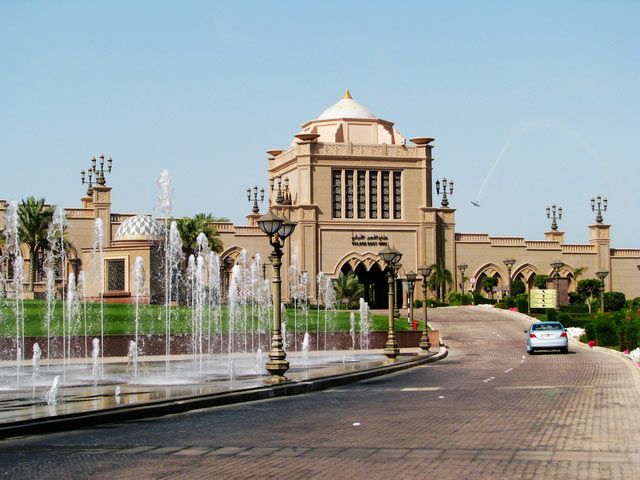 40噸黃金打造八星級(jí)酒店