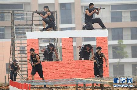 直擊公安特警大練兵