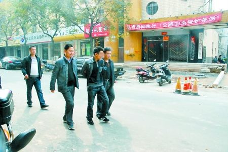 陜西秦公六號大墓盜擾案６名嫌疑人三門峽落網