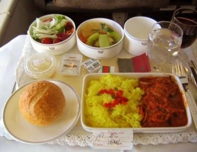 飛機上也有美食！看看各航空公司飛機餐