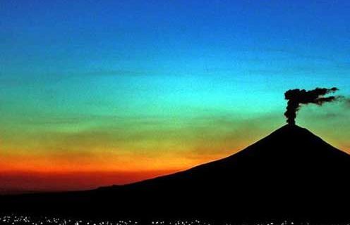 火山噴發(fā)時20個震撼景觀