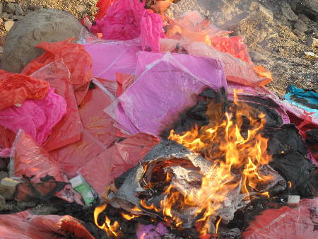 元宵節期間鄭州消防夜查“孔明燈”惹火