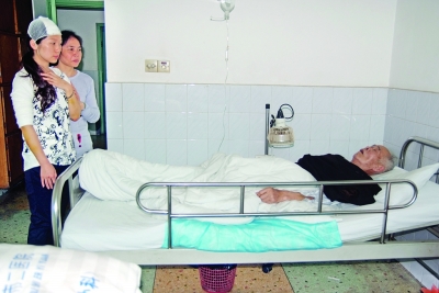 “最美護士”何遙的美麗瞬間 組圖