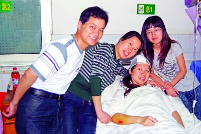 “最美護士”何遙的美麗瞬間 組圖