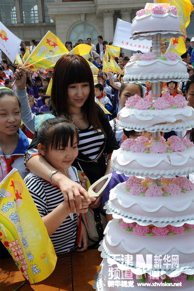 天津：低保、單親、外來務(wù)工子女圓夢母親節(jié)
