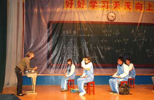 石大第12屆燃?jí)m話劇節(jié)開(kāi)幕 畢業(yè)生用《曾經(jīng)》告別母校