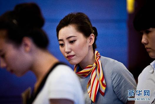高清：深航在天津招聘空姐 400人參加面試