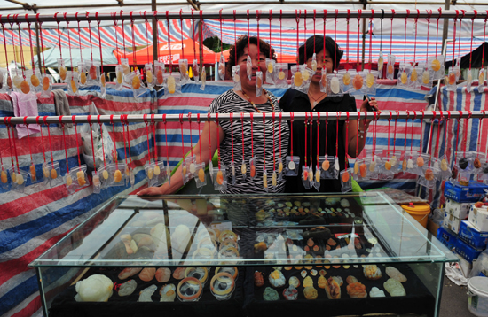 克拉瑪依玉石在烏魯木齊走俏