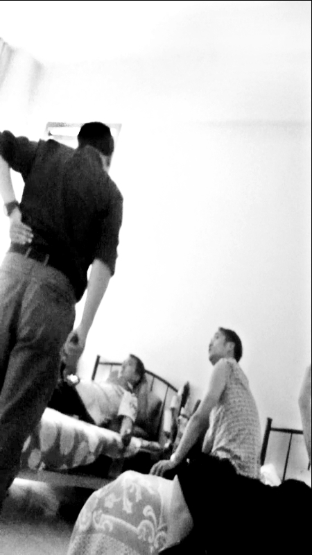 司機助人維權(quán)反遭交警圍毆 打人者被拘隊長受處分