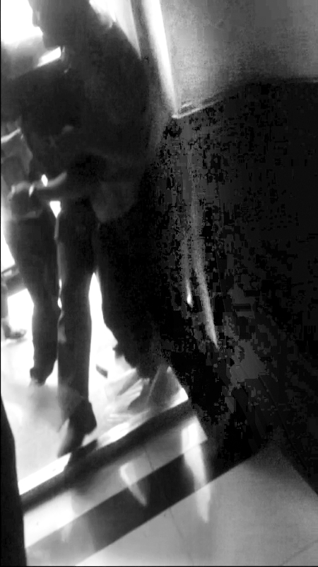 司機助人維權(quán)反遭交警圍毆 打人者被拘隊長受處分