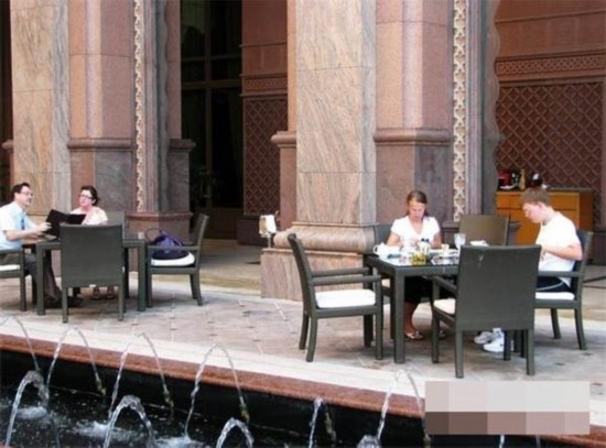 40噸黃金八星級(jí)酒店