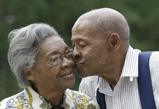 美國85歲夫妻離婚48年后復婚 兒女稱很高興