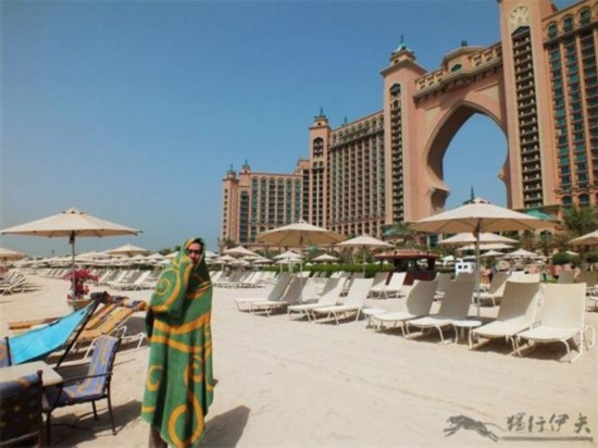 探秘迪拜一夜二十萬(wàn)奢華客房?jī)?nèi)景 房間多的數(shù)不清