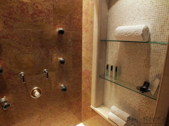 探秘迪拜一夜二十萬奢華客房內(nèi)景 房間多的數(shù)不清