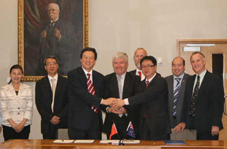 北京大學-石河子大學-梅西大學“三兄弟”續簽協議