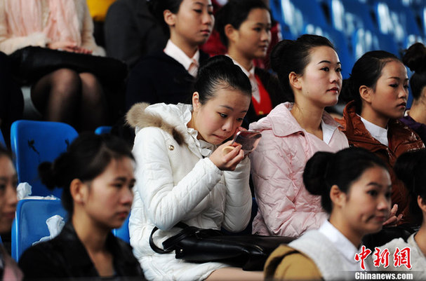 海航來湘招空姐 美女應聘PK綜合素質