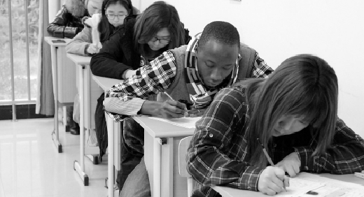 聽力簡單閱讀難語法傻眼 老外考漢語四級各種糾結