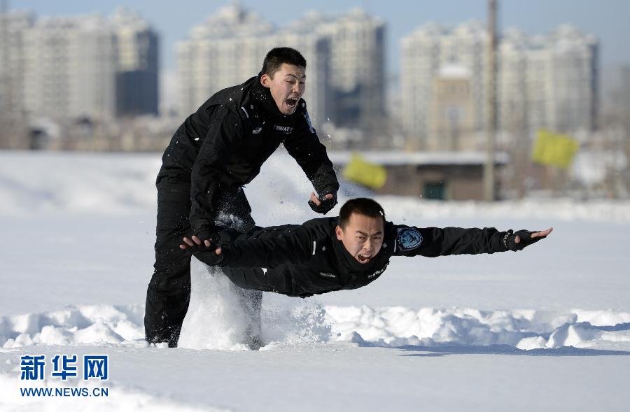 新疆特警“大比武”提升應急處突能力